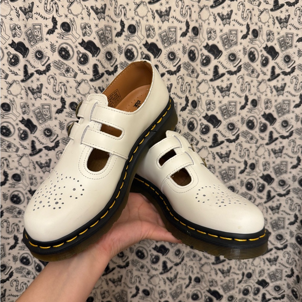8065 Smooth Leather Mary Jane Shoes